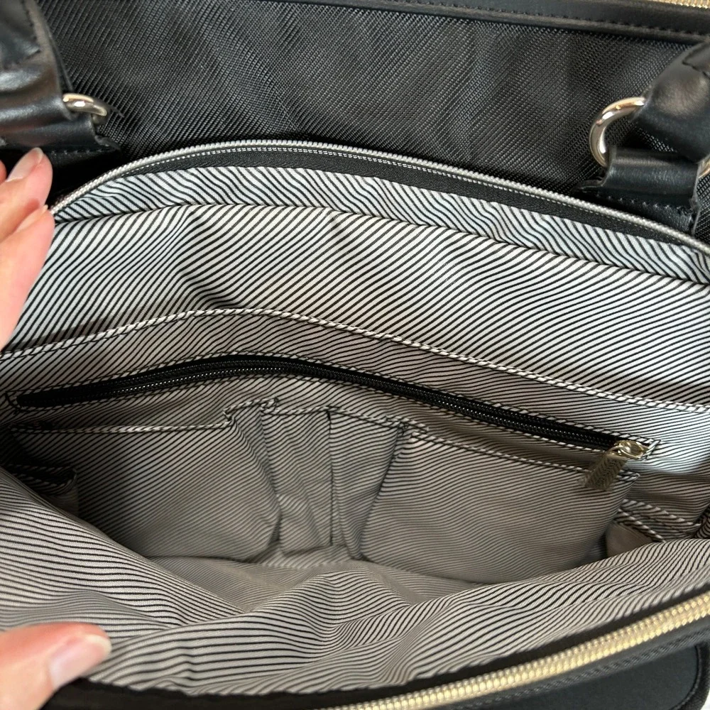 Kenneth Cole Reaction used good